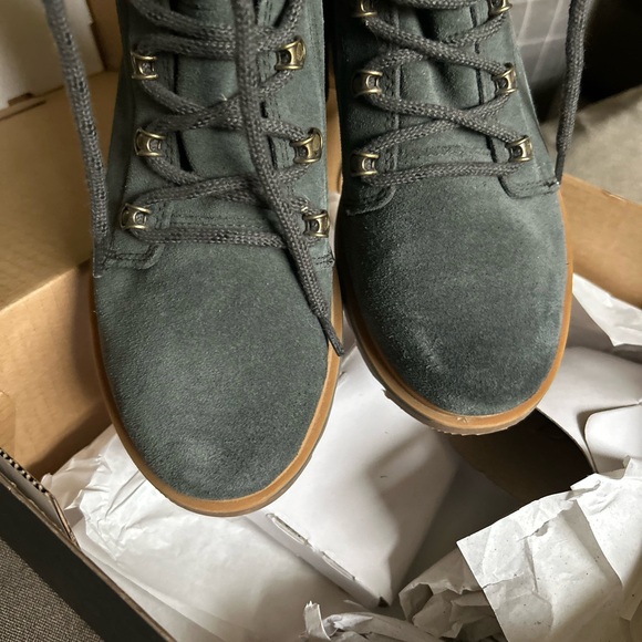 Sorrel Lennox Lace WP Boots in Dark Moss size 9 - Picture 4 of 5